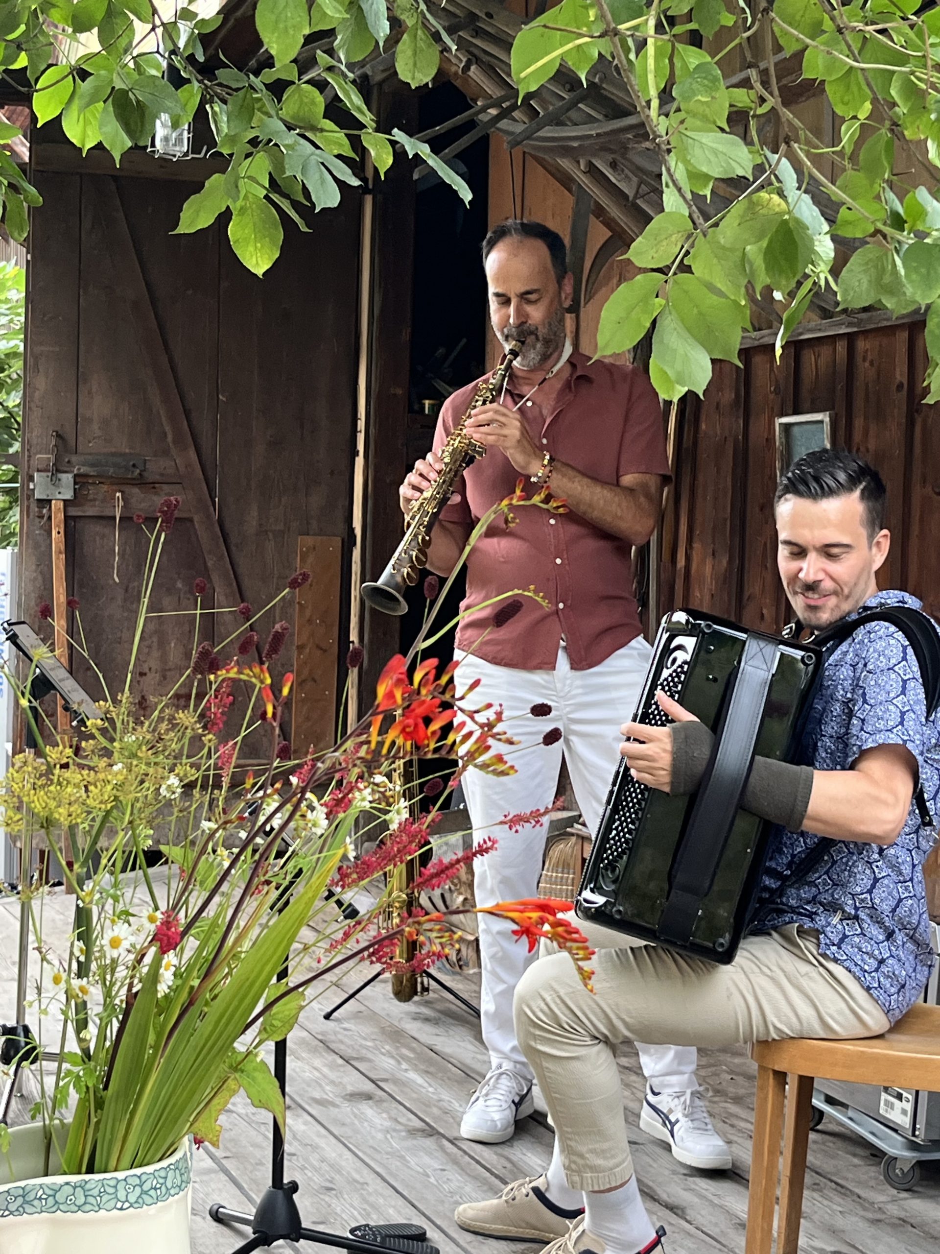 Peter Lenzin & Raphael Brunner WEbsite Raphael Brunner akkordeon, Peter Lenzin Saxofon